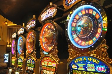 Lucky Neko slot game interface on mewah89 showing five reels and Lucky Cat symbols